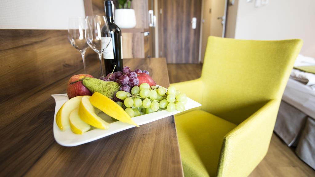 Mineral Hotel Malinowy Raj Solec-Zdrój Quarto foto