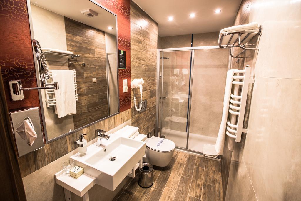 Mineral Hotel Malinowy Raj Solec-Zdrój Quarto foto